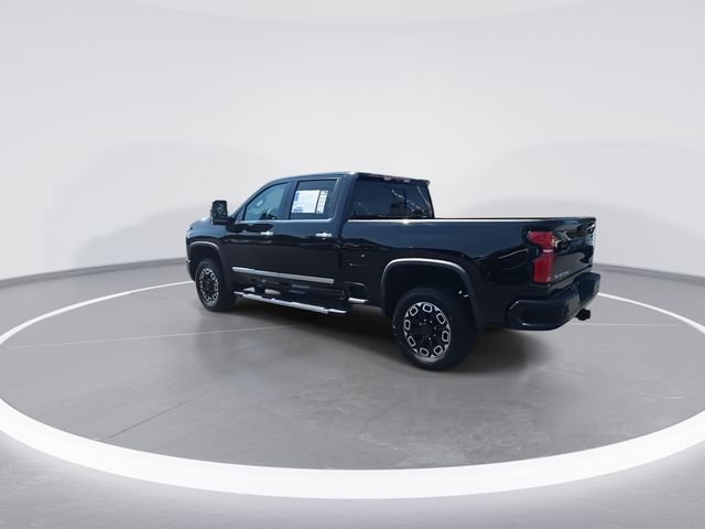 Used 2024 Black Chevrolet High Country image 2
