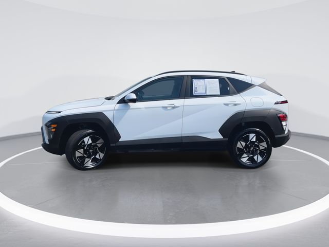 Used 2025 White Hyundai SEL image 5