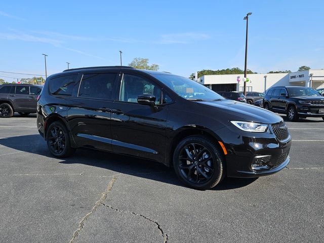 2026 Chrysler Pacifica Limited AWD