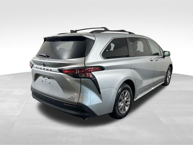 2021 Toyota Sienna XLE 6