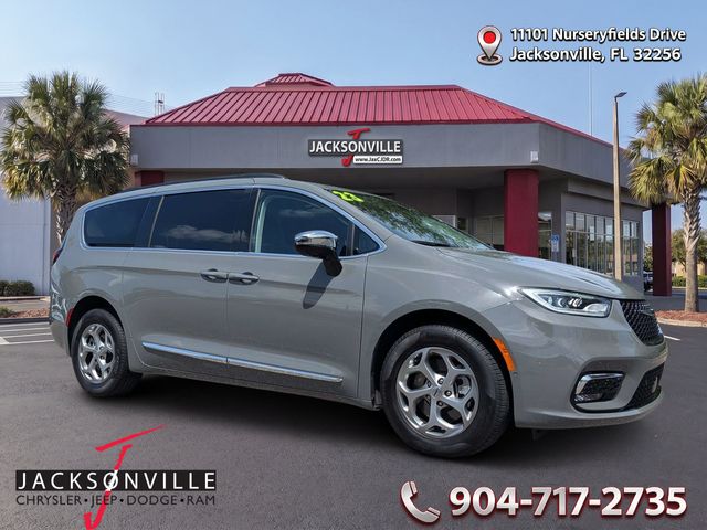 Gray Clearcoat 2023 Chrysler Pacifica Minivan All-Wheel Drive 9-Speed Automatic
