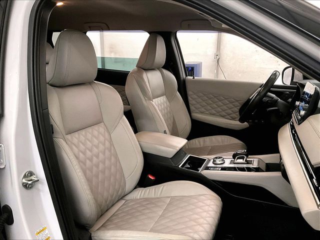 2022 Mitsubishi Outlander SEL White at Auto Express Mitsubishi