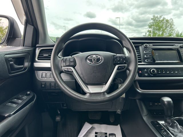 used 2019 Toyota Highlander car, priced at $23,999