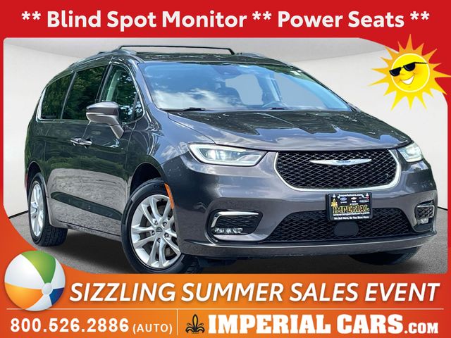 Gray (Granite Crystal Metallic Clearcoat) 2021 Chrysler Pacifica Minivan All-Wheel Drive 9-Speed Automatic