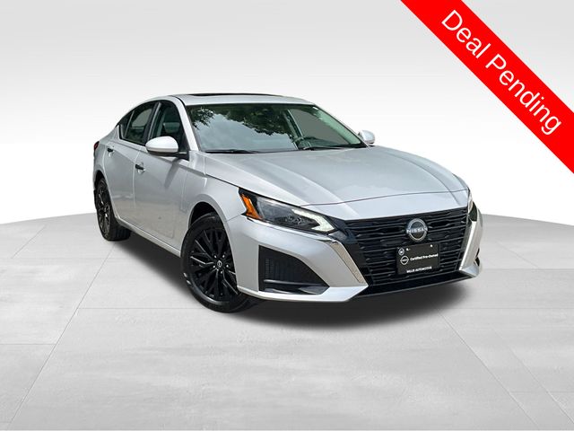 Brilliant Silver Metallic 2025 Nissan Altima Sedan All-Wheel Drive Continuously Variable Transmission