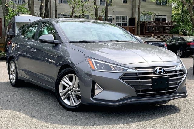 Machine Gray 2020 Hyundai Elantra SEL FWD Sedan Front-Wheel Drive Continuously Variable Transmission
