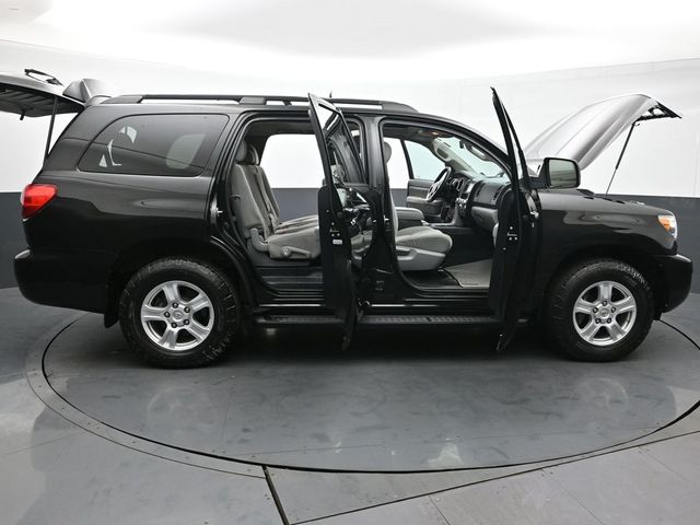 2016 Toyota Sequoia SR5 52