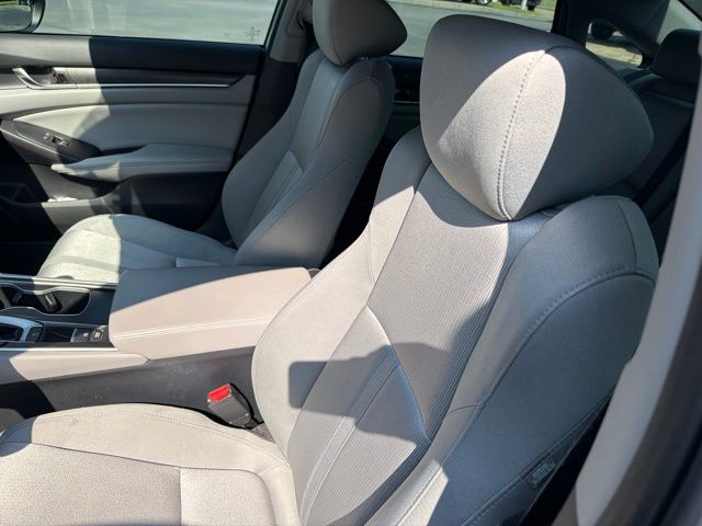 Used 2019  Honda EX image 9