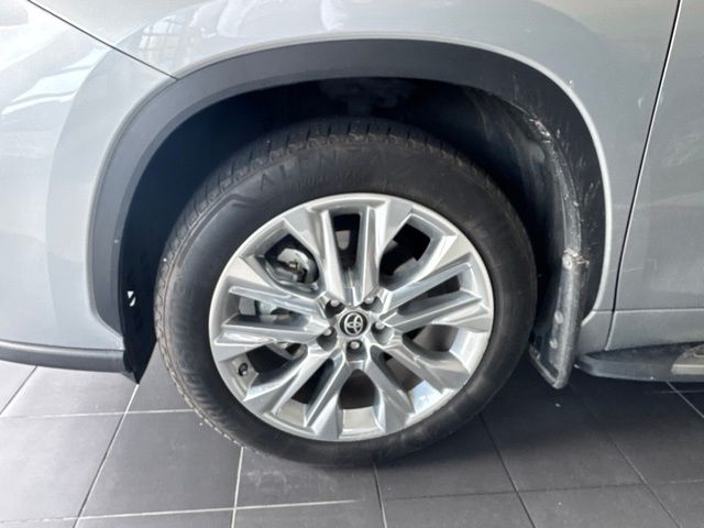 2025 Toyota Highlander Limited Silver at Don McGill Toyota