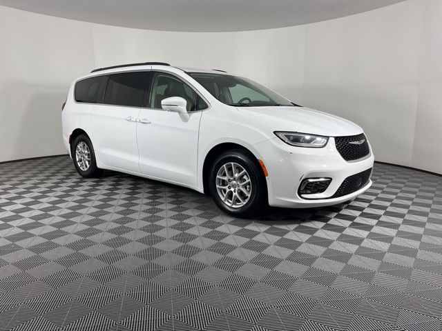 2022 Chrysler Pacifica Touring L 2