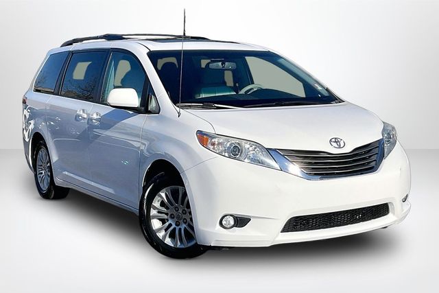2013 Toyota Sienna XLE 7-Passenger