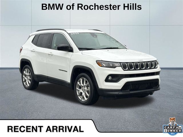Bright White Clearcoat 2022 Jeep Compass Latitude Lux 4WD SUV / Crossover Four-Wheel Drive 9-Speed Automatic