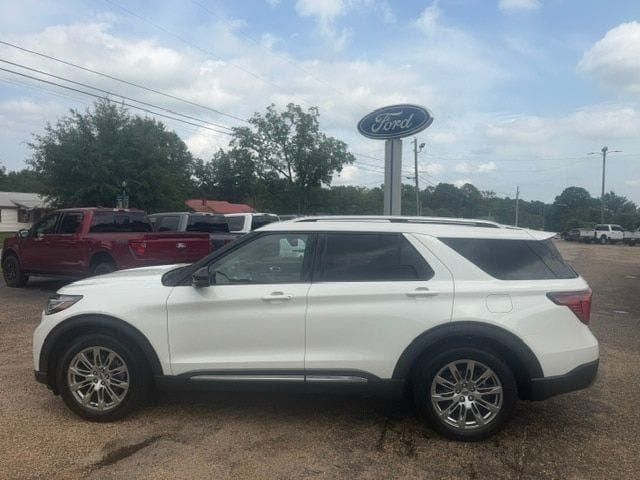Star White Metallic Tri-Coat 2026 Ford Explorer SUV / Crossover Rear-Wheel Drive Automatic