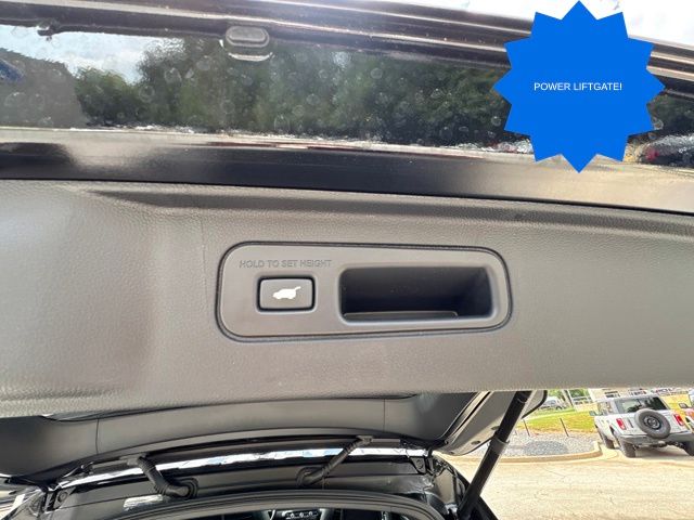 Used 2025 Honda Pilot SUV