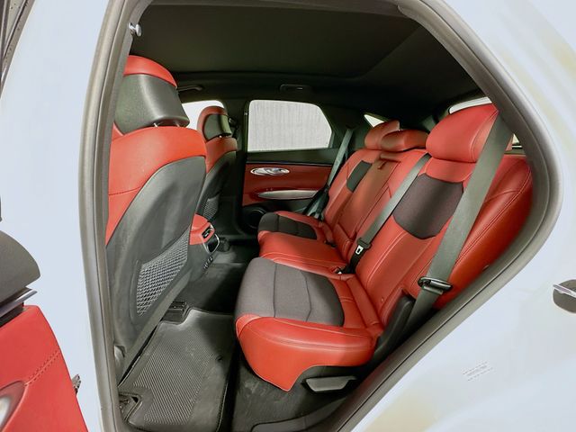 Thumbnail: 2025 Genesis GV70 - 26