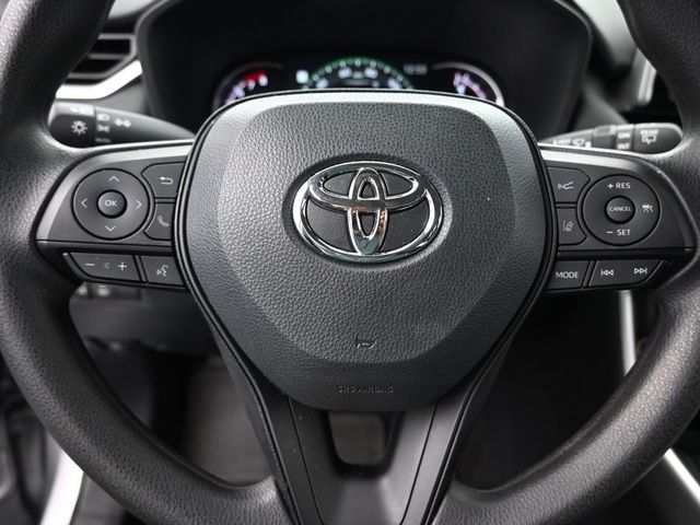 2024 Toyota RAV4 XLE 27