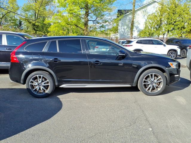 2017 Volvo V60 Cross Country