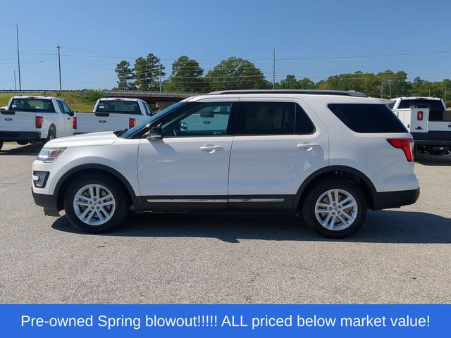Used 2017 White Ford XLT image 10