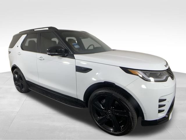 2025 Land Rover Discovery Dynamic SE 8