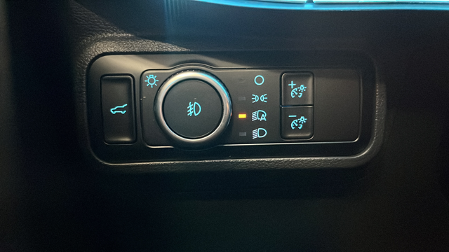 Used 2025 Carbonized Gray Metallic Ford Platinum image 37