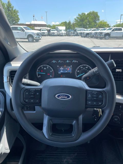 2025 Ford F-350 Super Duty XL