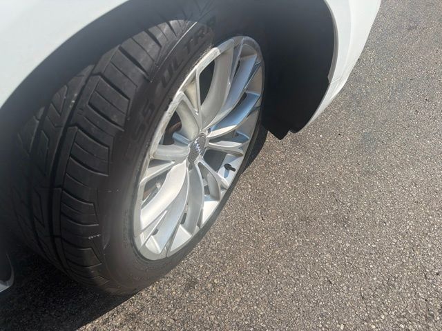 Used 2011 White Audi L 4.2 image 36