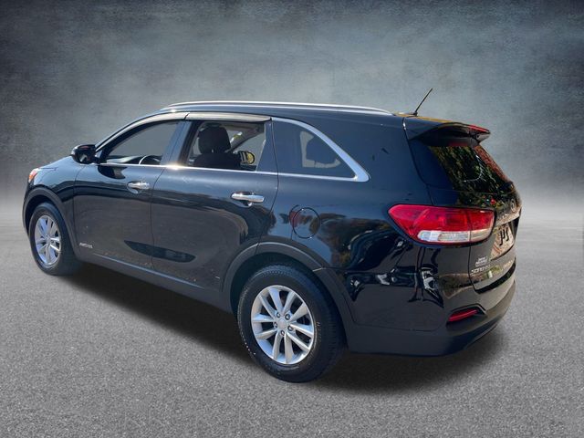 2017 Kia Sorento LX 10