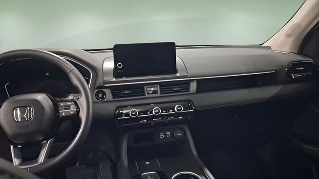 Used 2025 Honda Pilot SUV