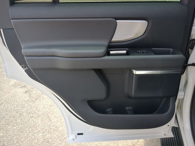 New 2026 Star White Metallic Tri-Coat Ford Active image 33