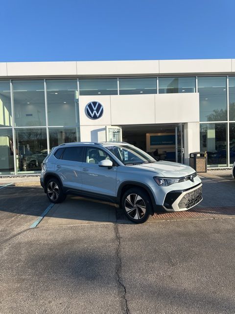 2025 Volkswagen Taos SE 4Motion