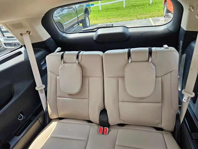 2023 Ford Explorer Limited photo