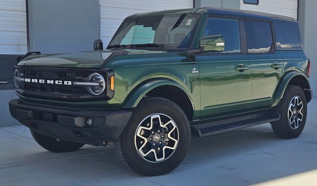 2025 Ford Bronco Outer Banks 4-Door 4WD