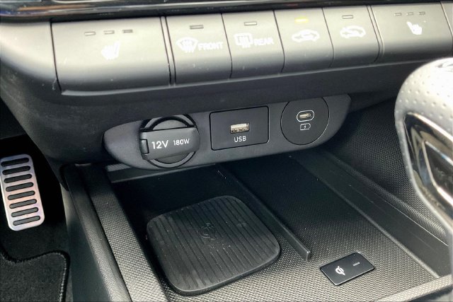 Used 2024 Hyundai Elantra Sedan