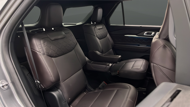 Used 2025 Carbonized Gray Metallic Ford Platinum image 26