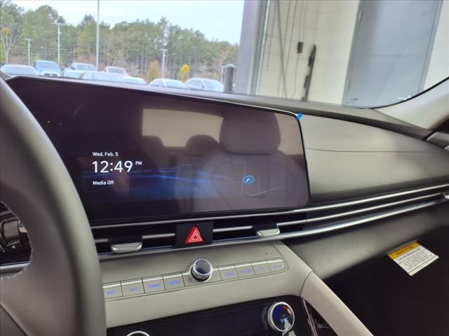 2025 Hyundai Elantra Limited photo