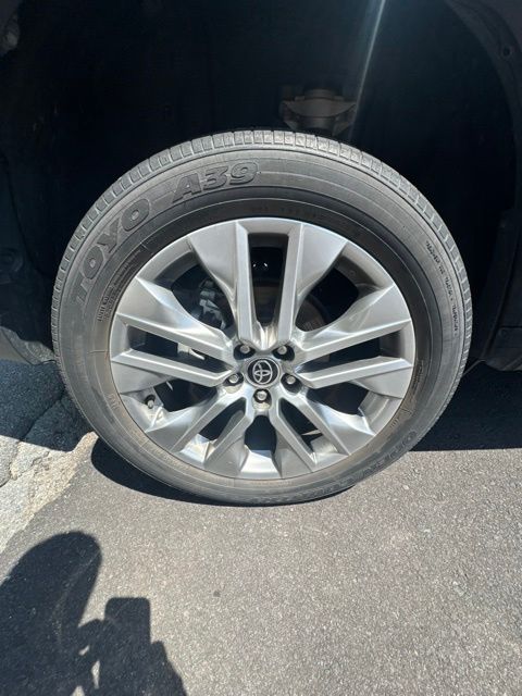 Used 2022 Black Toyota XLE Premium image 7