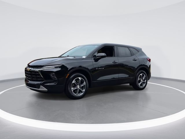 Used 2025 Black Chevrolet LT image 4