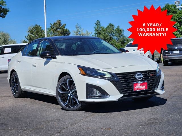 Pearl White/Super Black 2026 Nissan Altima 2.5 SR FWD Sedan Front-Wheel Drive Continuously Variable Transmission