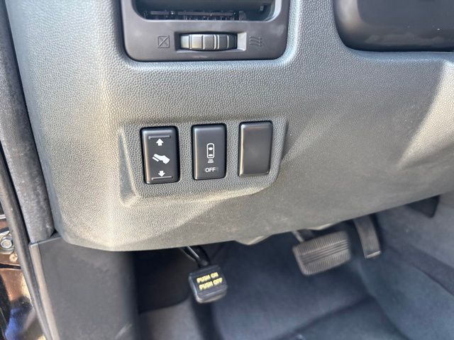 Used 2011 Black Nissan SL image 18