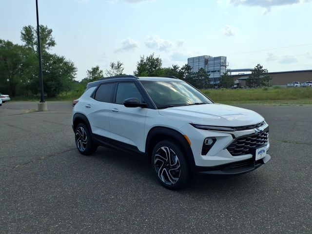 White (Iridescent Pearl Tricoat) 2026 Chevrolet Trailblazer SUV / Crossover Four-Wheel Drive 9-Speed Automatic