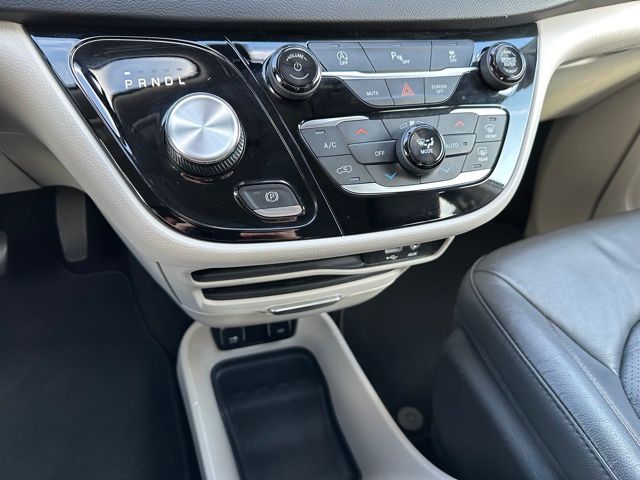 2020 Chrysler Pacifica Touring L 13