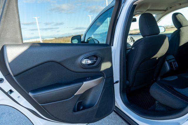 2018 Jeep Cherokee Latitude 19