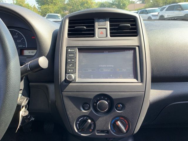 2019 Nissan Versa 1.6 S 18