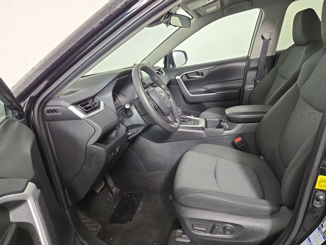 2022 Toyota RAV4 XLE photo