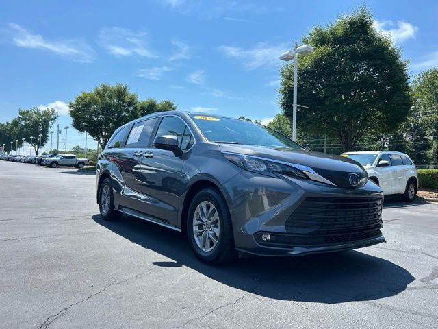 Used 2025 Toyota Sienna Van