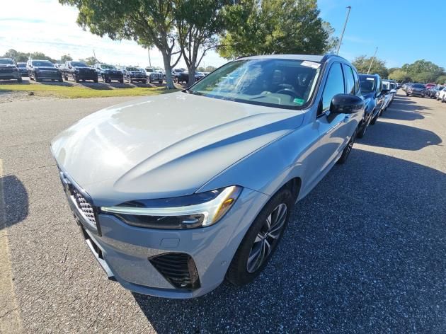 2025 Volvo XC60 B5 Plus