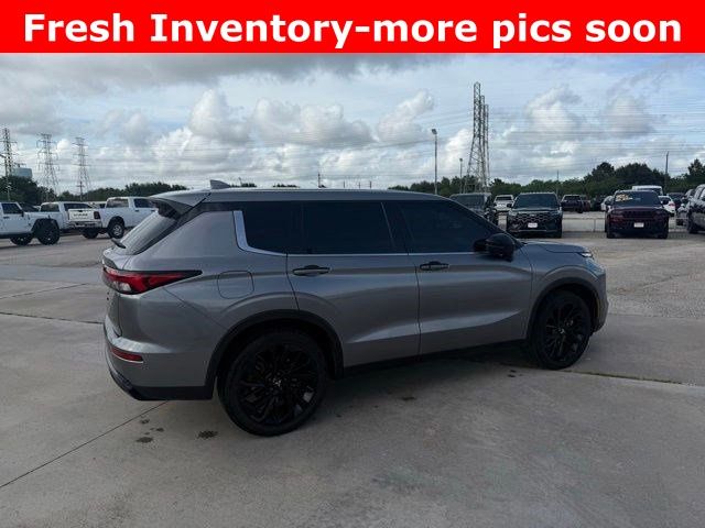 2023 Mitsubishi Outlander SE Gray at North Houston Mitsubishi