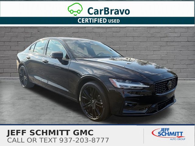 Onyx Black Metallic 2024 Volvo S60 Sedan Front-Wheel Drive Automatic
