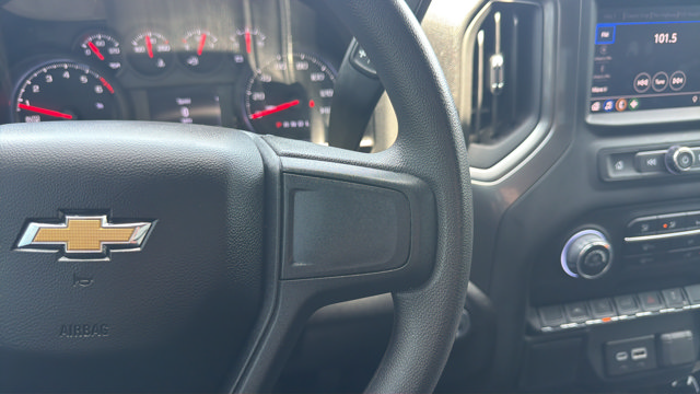 Used 2025 White Chevrolet Custom image 21