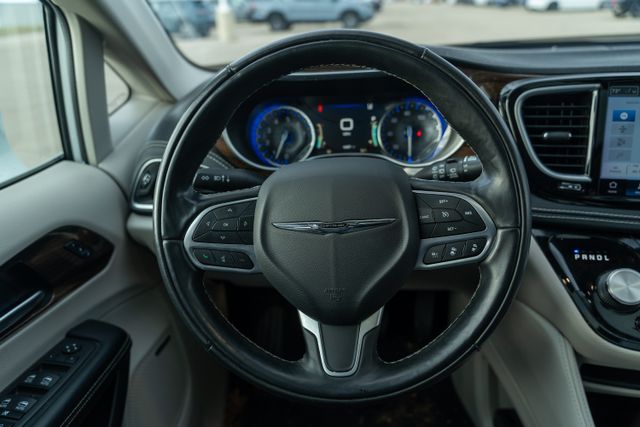 2022 Chrysler Pacifica Limited 10